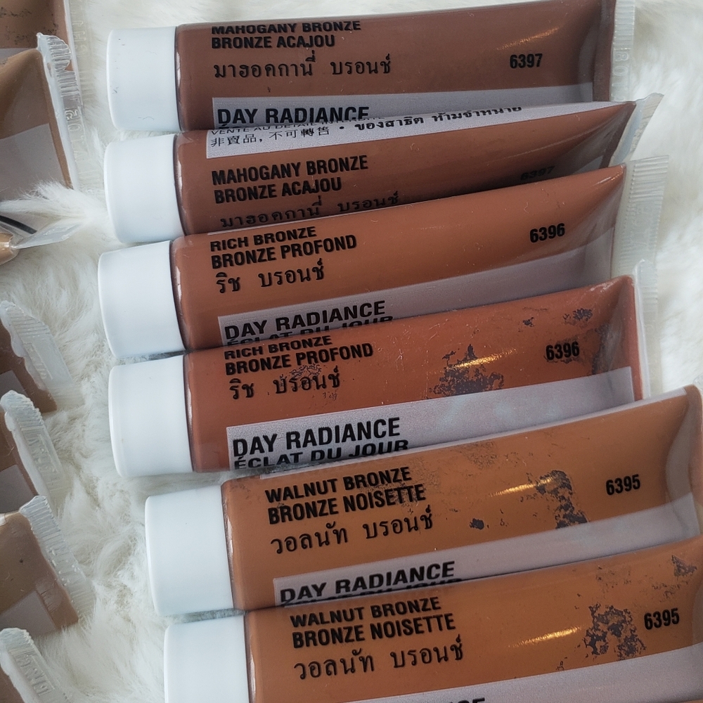 🆕️MK- Day Radiance Foundation Formula 2 - Picture 8 of 10
